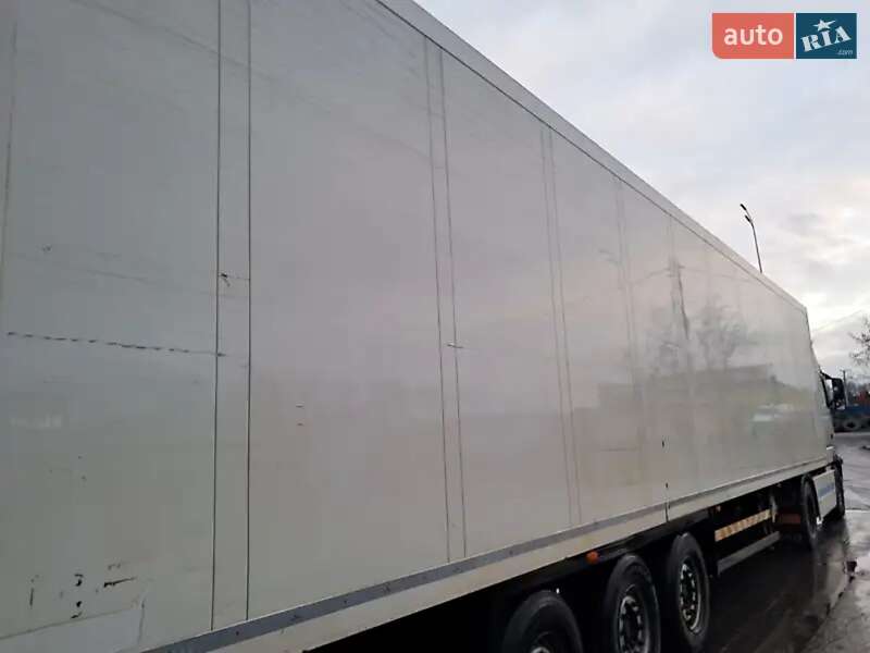 Рефрижератор полуприцеп Schmitz SKO 24 2004 в Николаеве
