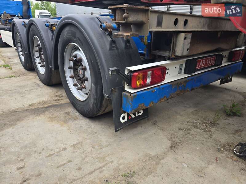 Контейнеровоз напівпричіп Schmitz SKO 24 2004 в Одесі