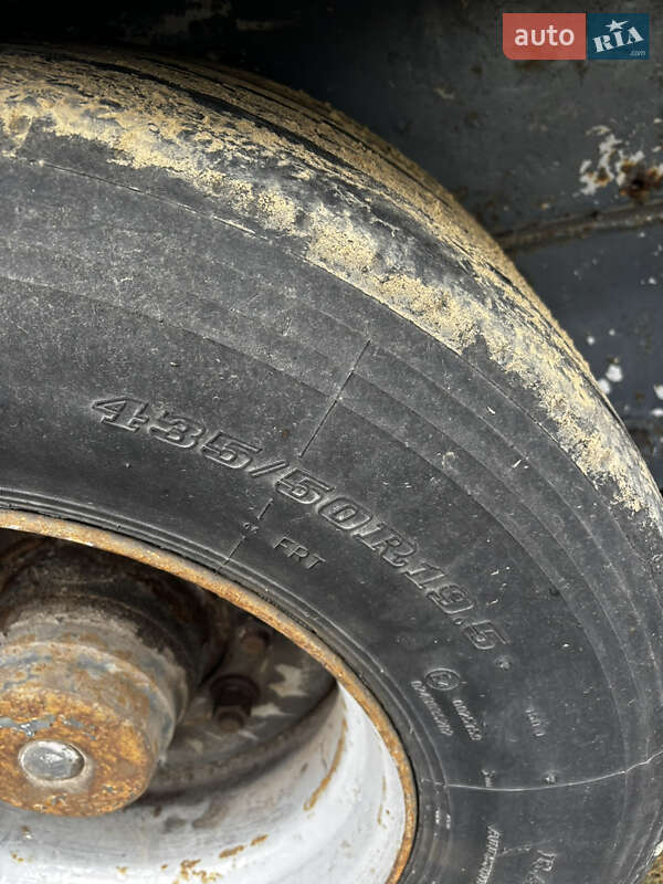 Бортовой полуприцеп Schmitz SPR 24 2000 в Калуше