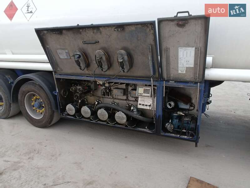 Цистерна напівпричіп Schrader Z-STA 24 2011 в Житомирі