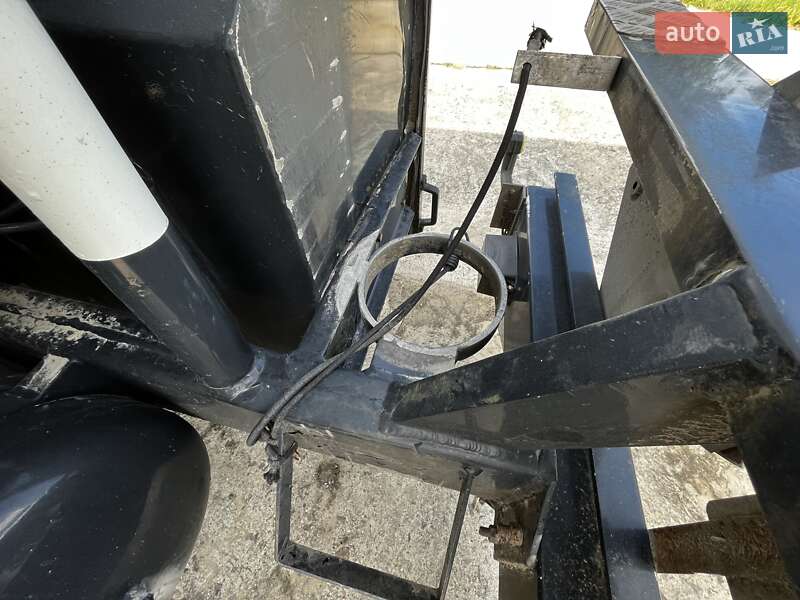 Цистерна напівпричіп Schrader Z-STA 24 2004 в Львові