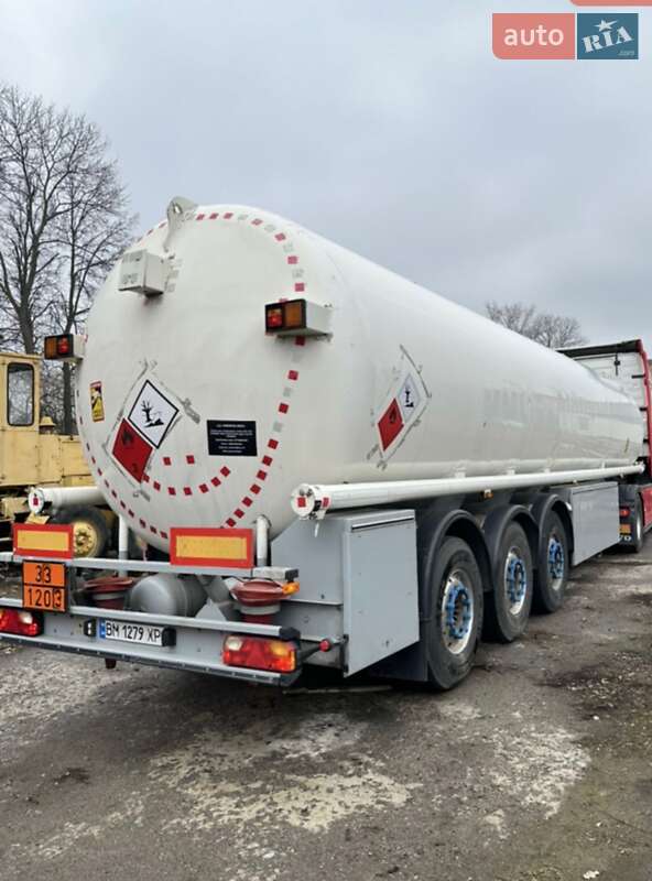 Цистерна напівпричіп Schrader Z-STA 24 2002 в Бахмачі