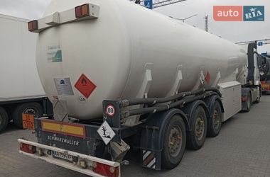 Цистерна Schwarzmuller 3E-E 2005 в Киеве