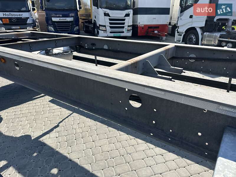 Контейнеровоз Schwarzmuller BDF 2020 в Залещиках