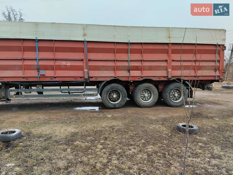 Бортовой полуприцеп Schwarzmuller BPW 2001 в Новоукраинке