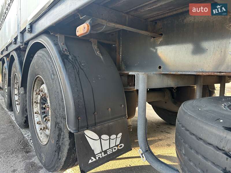 Бортовий напівпричіп Schwarzmuller J-Serie 2011 в Рівному