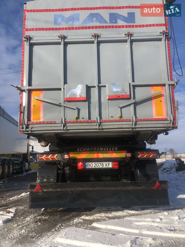 Самоскид напівпричіп Schwarzmuller Kis 2004 в Зборові
