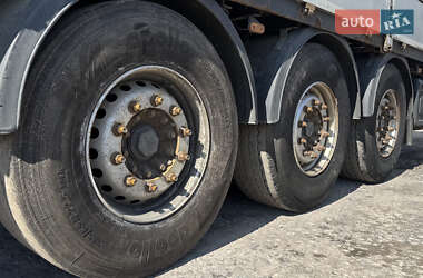 Бортовой полуприцеп Schwarzmuller S1 2012 в 