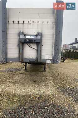 Бортовой полуприцеп Schwarzmuller SAF 2007 в Стрые