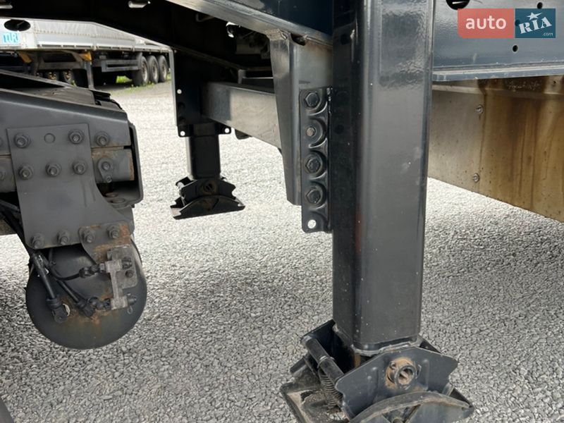 Тентований борт (штора) - напівпричіп Schwarzmuller SAF 2017 в Іршаві