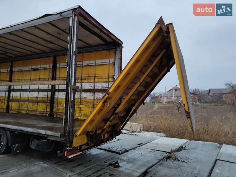 Тентованный борт (штора) - полуприцеп Schwarzmuller SPA-3E 2004 в Виннице