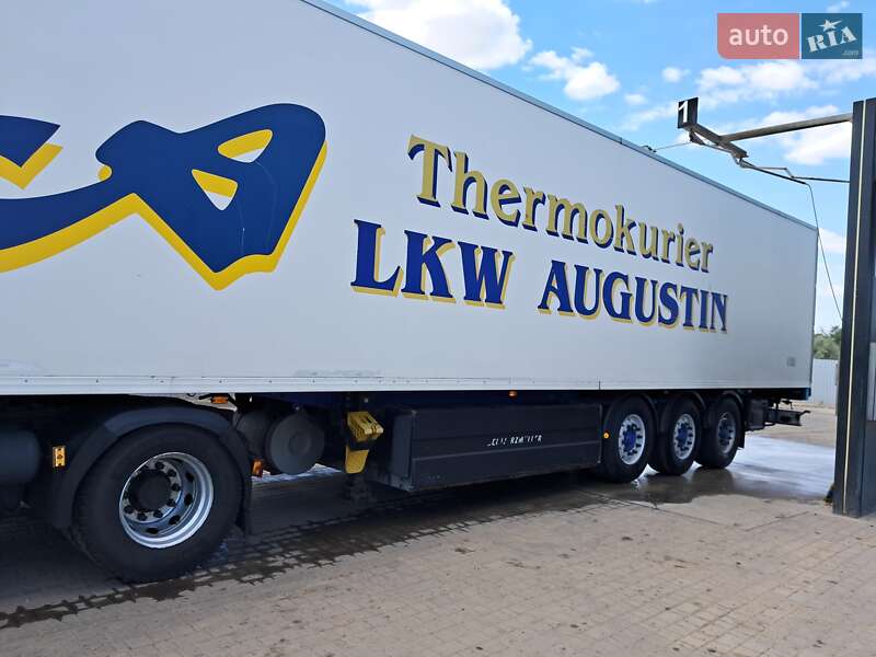 Рефрижератор напівпричіп Schwarzmuller SPA-3E 2002 в Вінниці