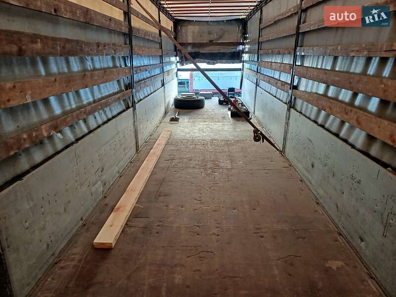 Бортовой полуприцеп Schwarzmuller SPA-3E 2006 в Львове