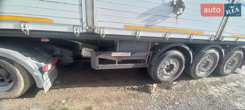 Зерновоз - полуприцеп Schwarzmuller SPA-3E 2004 в Бершади