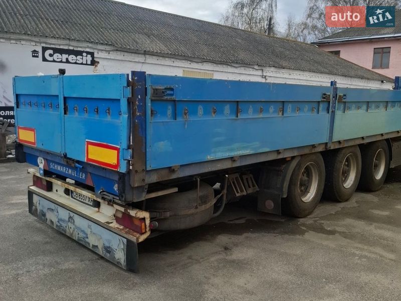 Бортовой полуприцеп Schwarzmuller SPA 2002 в Прилуках