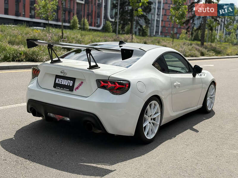 Купе Scion FR-S 2015 в Киеве фото 6 Купе Scion FR-S 2015 в Киеве