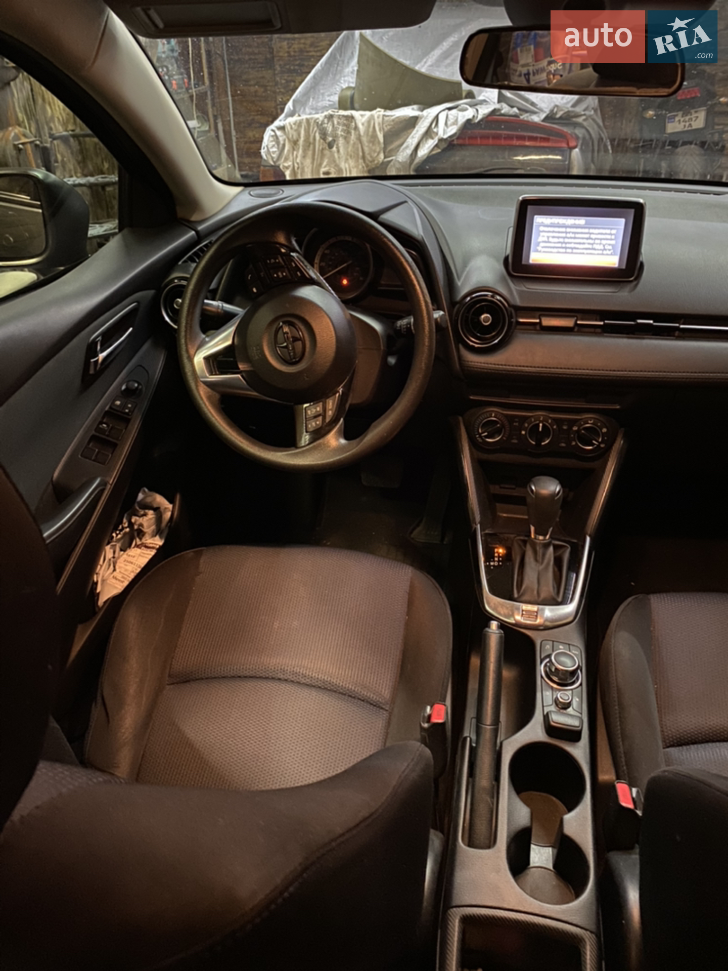 2016 Scion iA - мініатюра 3