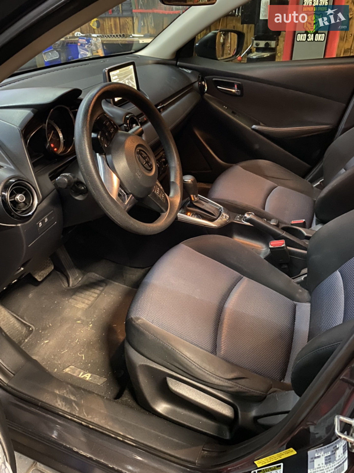 2016 Scion iA - мініатюра 5