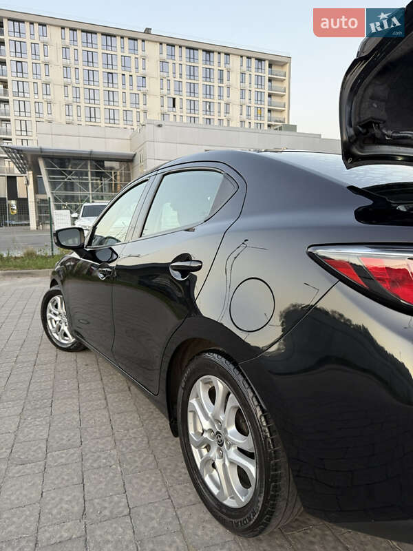 Седан Scion iA 2015 в Ивано-Франковске