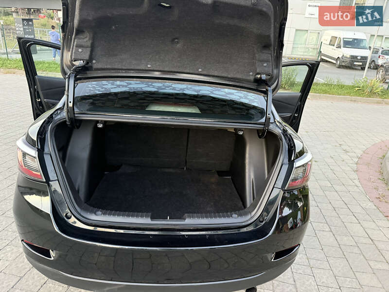 Седан Scion iA 2015 в Ивано-Франковске