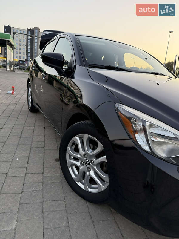 Седан Scion iA 2015 в Ивано-Франковске