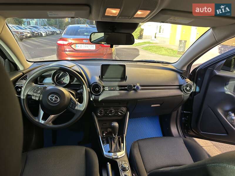 Седан Scion iA 2016 в Киеве