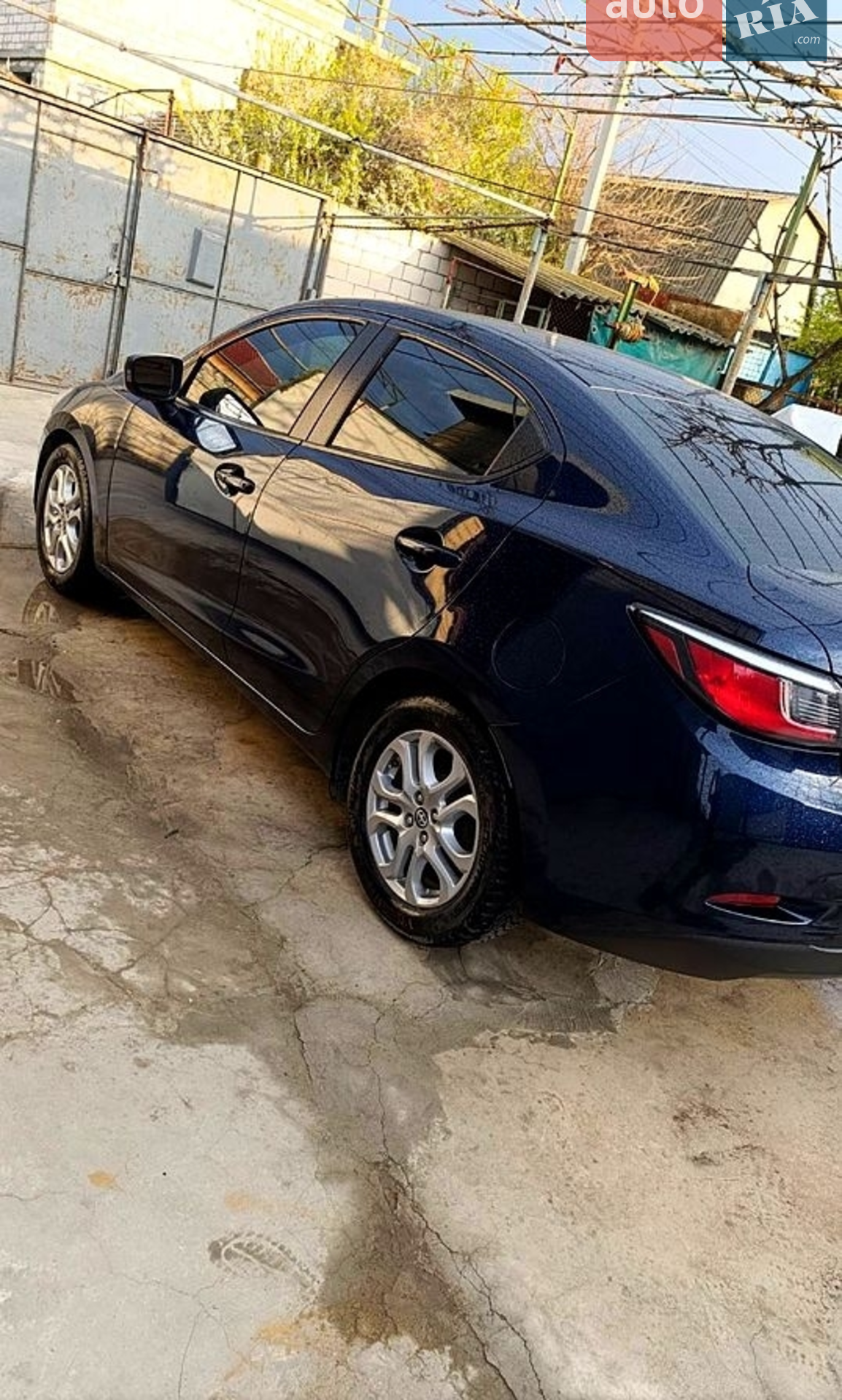 2016 Scion iA - мініатюра 4
