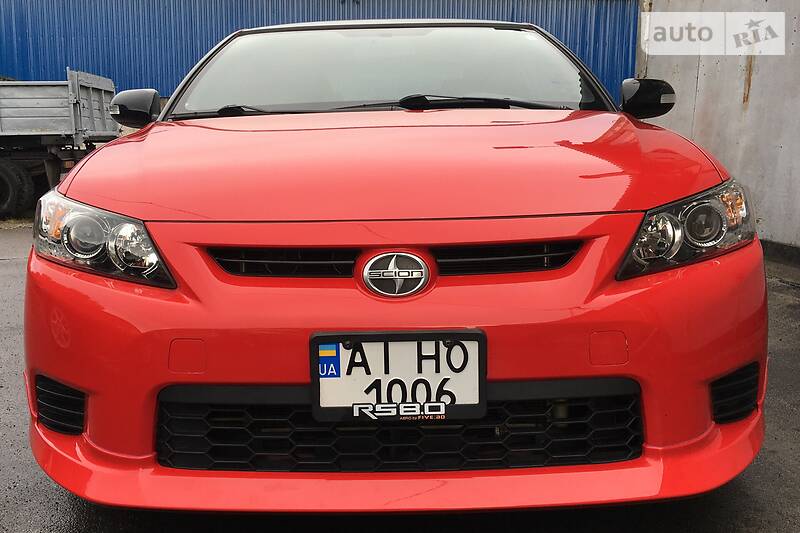 Купе Scion tC 2012 в Буче