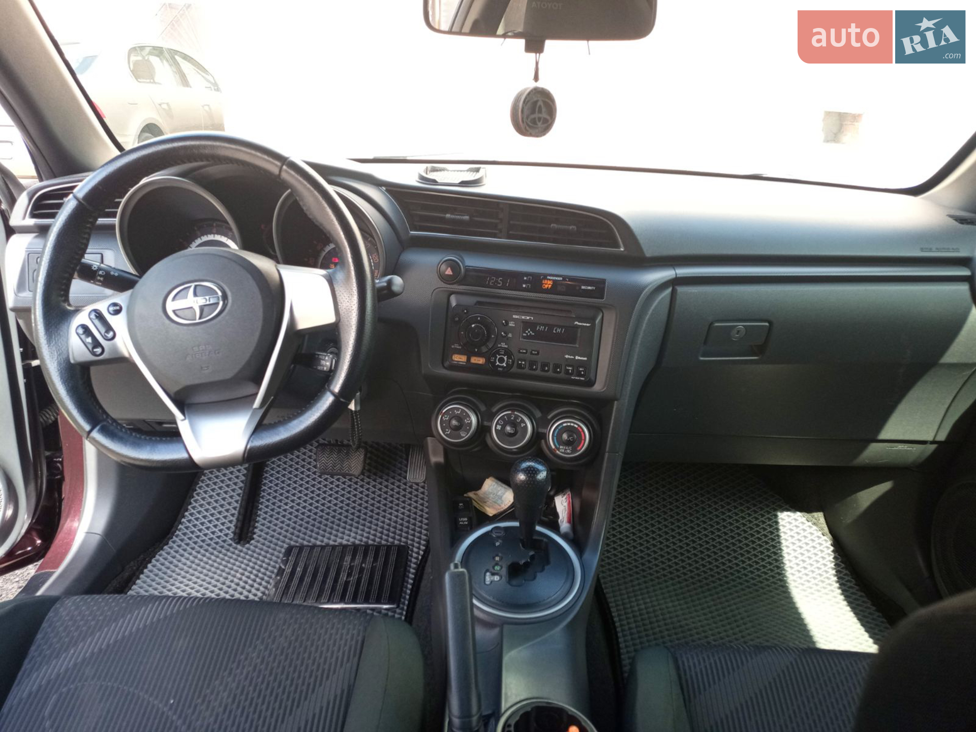 2013 Scion tC - мініатюра 18