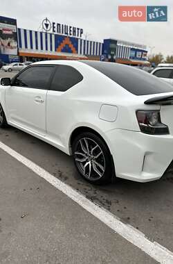 Купе Scion tC 2013 в Запоріжжі