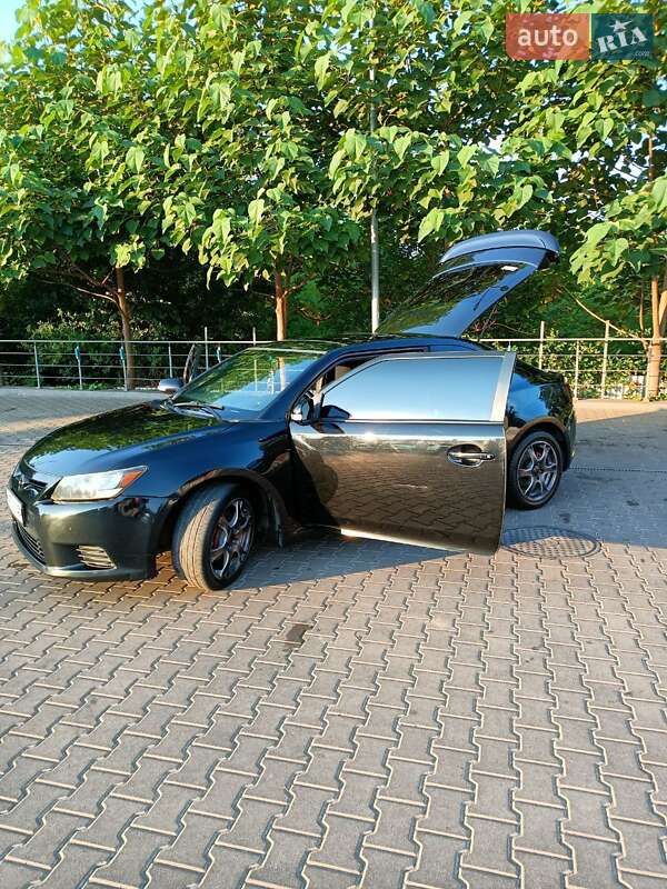 Купе Scion tC 2010 в Кривому Розі