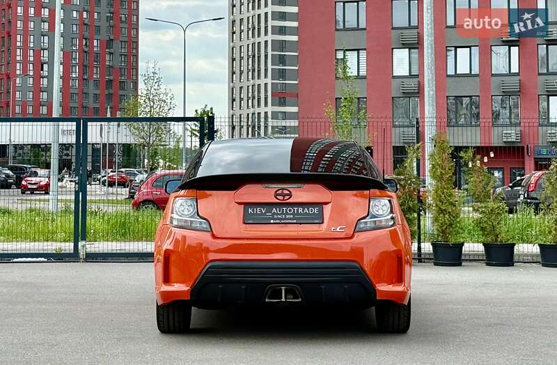 Купе Scion tC 2014 в Киеве