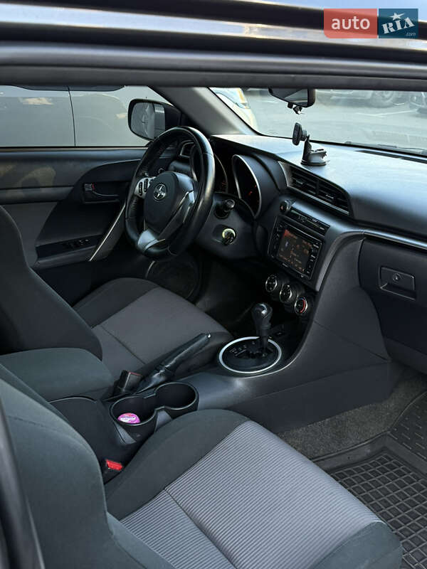 Купе Scion tC 2014 в Киеве