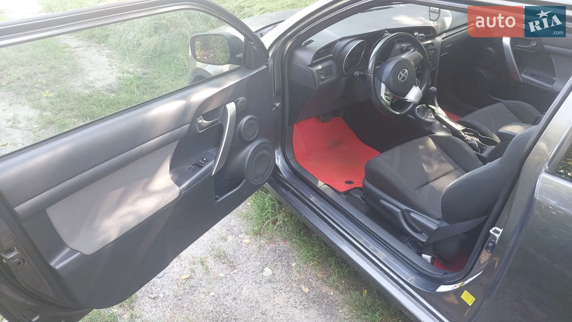 2011 Scion tC - мініатюра 12