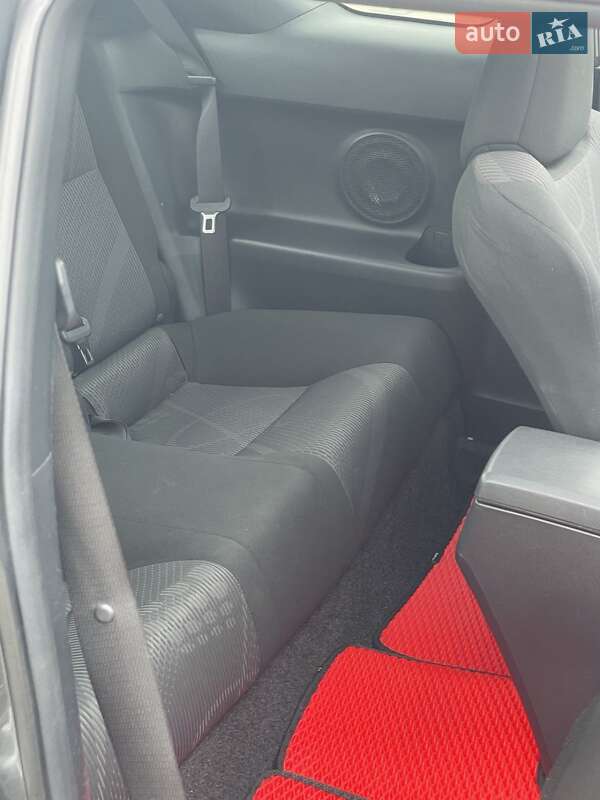Купе Scion tC 2011 в Києві