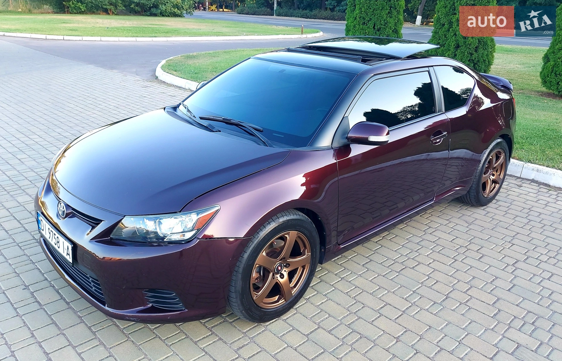 2011 Scion tC - мініатюра 31