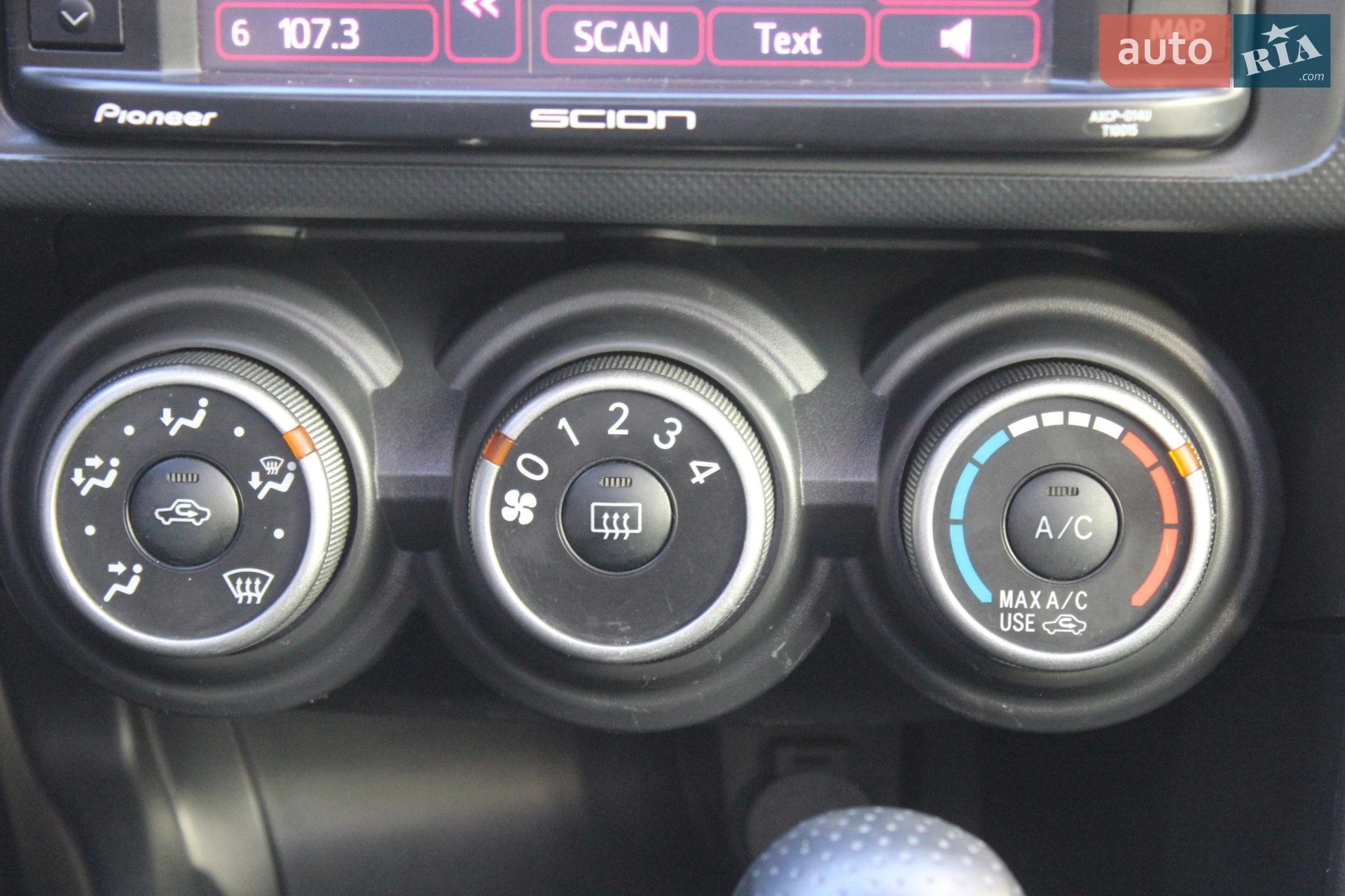 2012 Scion tC - мініатюра 27