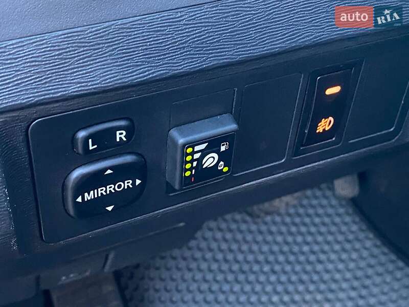 Купе Scion tC 2005 в Киеве