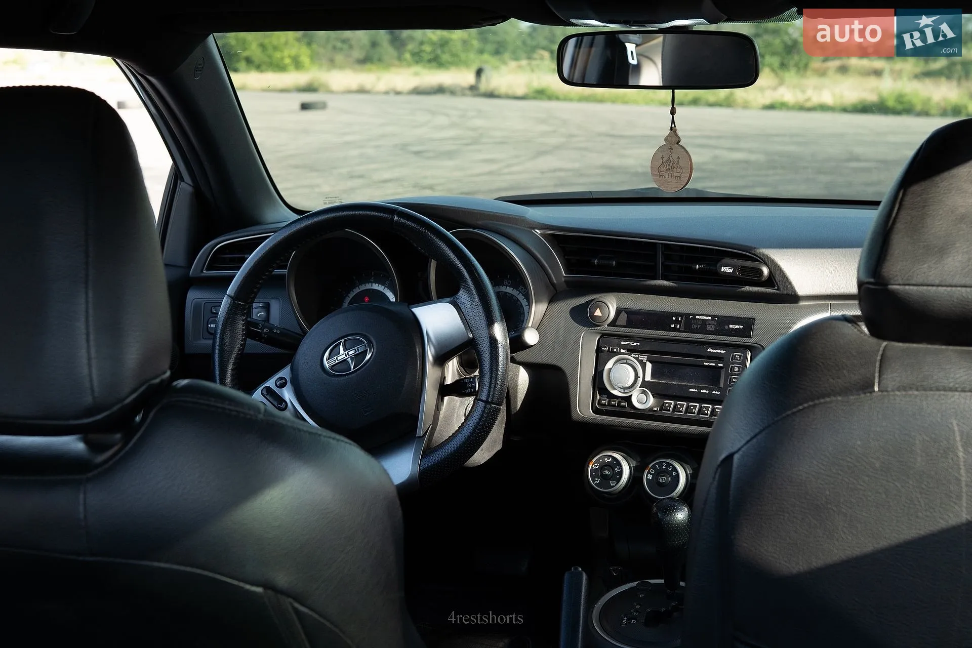 2010 Scion tC - мініатюра 6