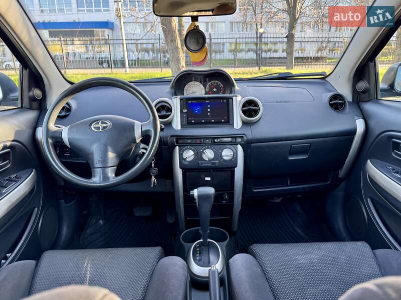 Хэтчбек Scion xA 2004 в Киеве