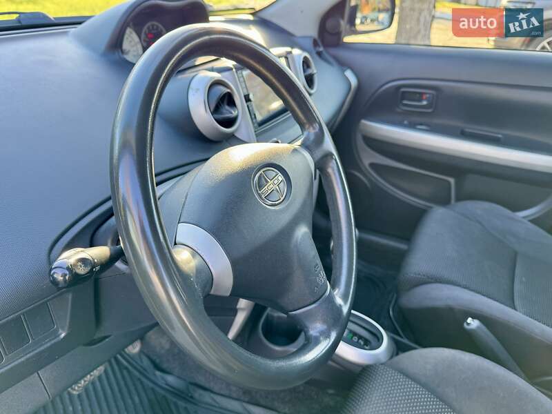 Хэтчбек Scion xA 2004 в Киеве