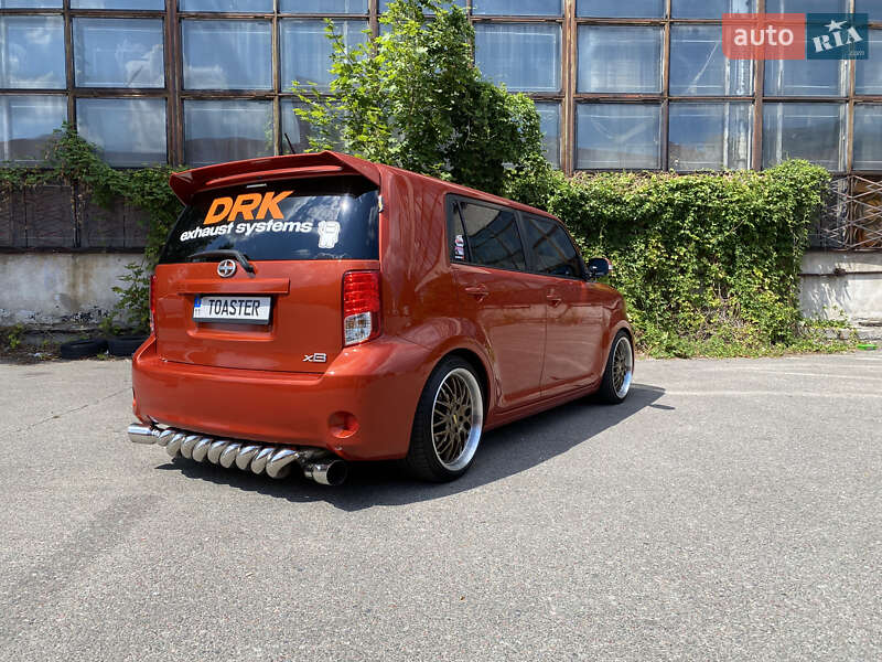 Хэтчбек Scion xB 2011 в Киеве