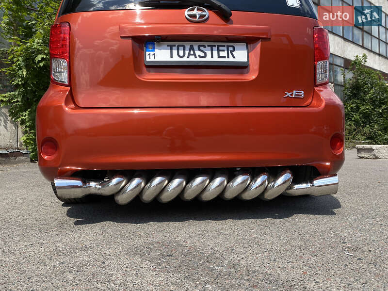 Хэтчбек Scion xB 2011 в Киеве