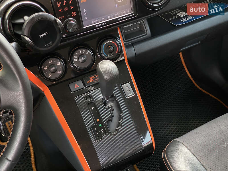 Хэтчбек Scion xB 2011 в Киеве