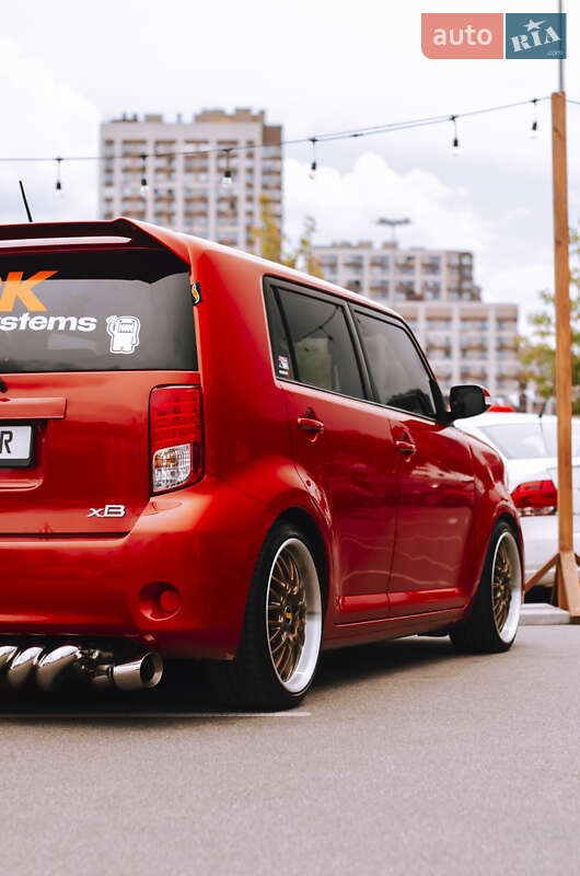 Хэтчбек Scion xB 2011 в Киеве