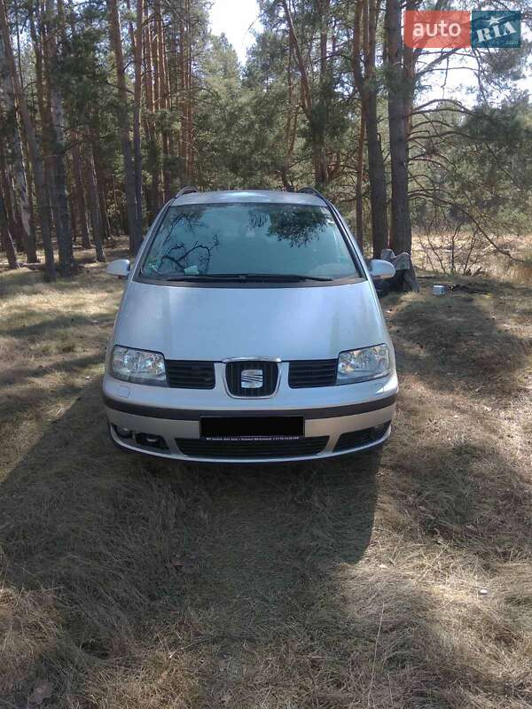 Минивэн SEAT Alhambra 2009 в Коростене