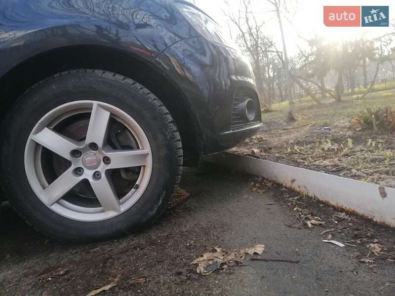 Минивэн SEAT Alhambra 2015 в Киеве