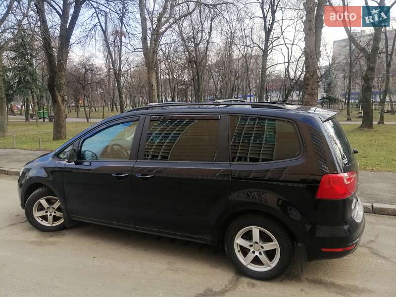 Минивэн SEAT Alhambra 2015 в Киеве