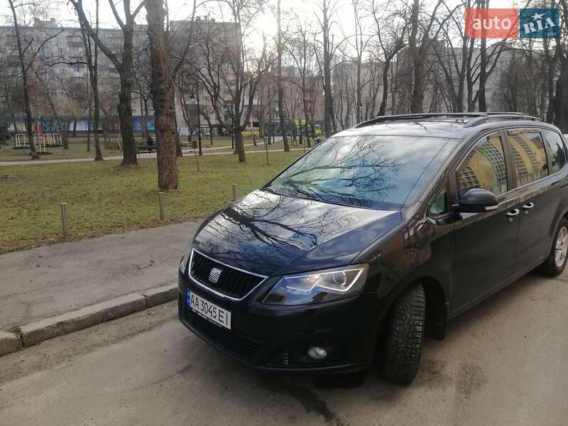 Минивэн SEAT Alhambra 2015 в Киеве