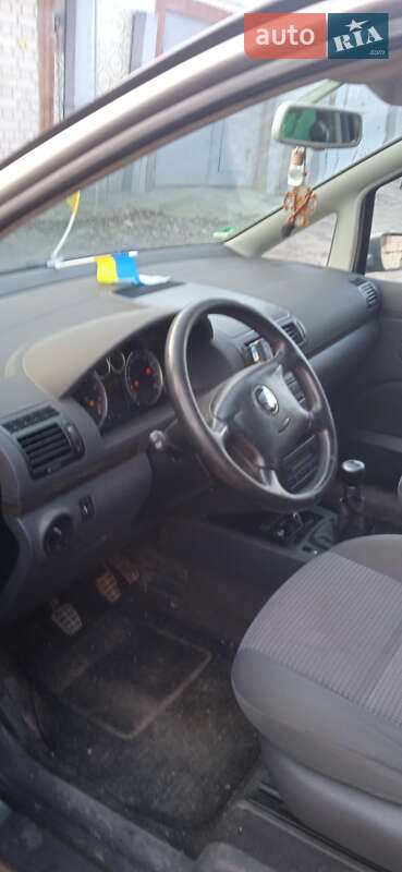 Минивэн SEAT Alhambra 2004 в Кропивницком